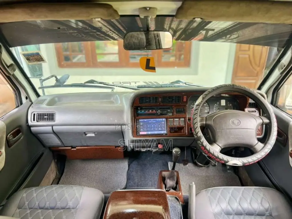 Toyota HIACE 1992 Van (Used)