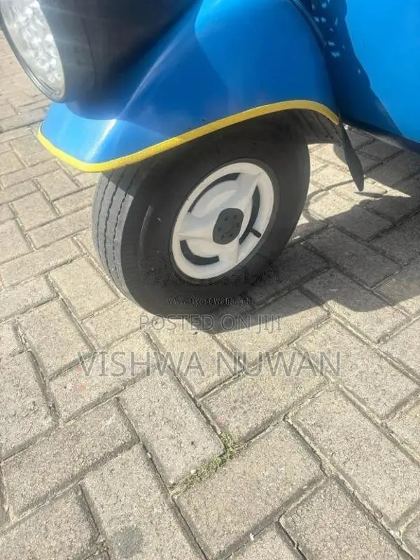 Bajaj 2 Stroke 2005 Three Wheel Brand New