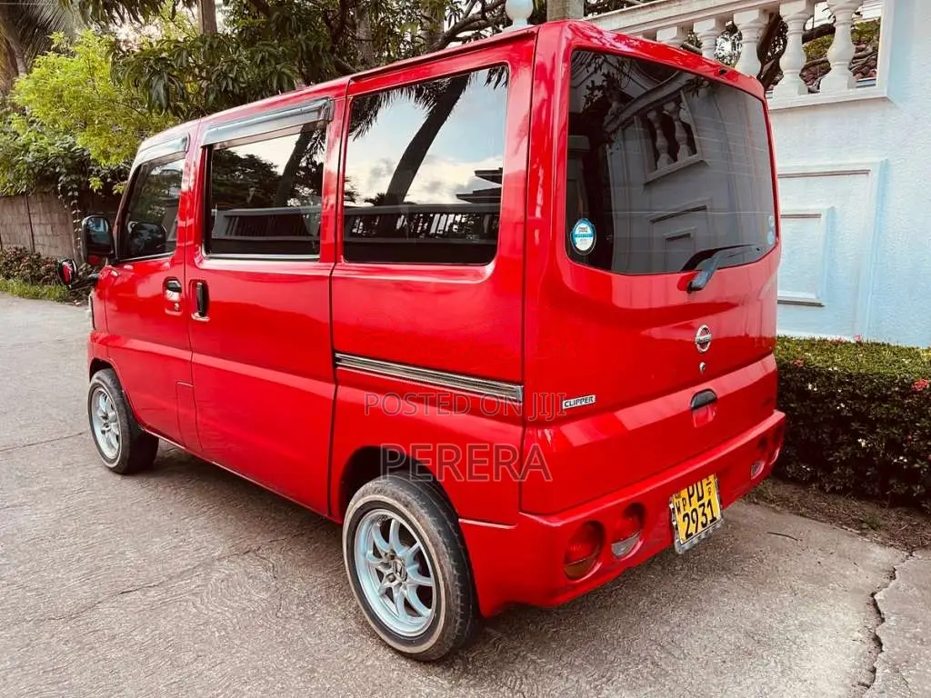 Nissan Clipper 2012 Van (Used)