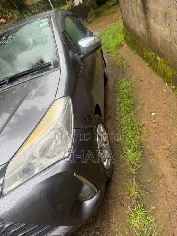 Toyota Vitz 2019 Car (Used)
