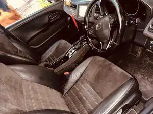 Honda Vezel Rs Sensing 2017 SUV (Used)