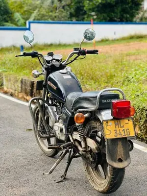 Suzuki GN125 2005 Motorbike (Used)