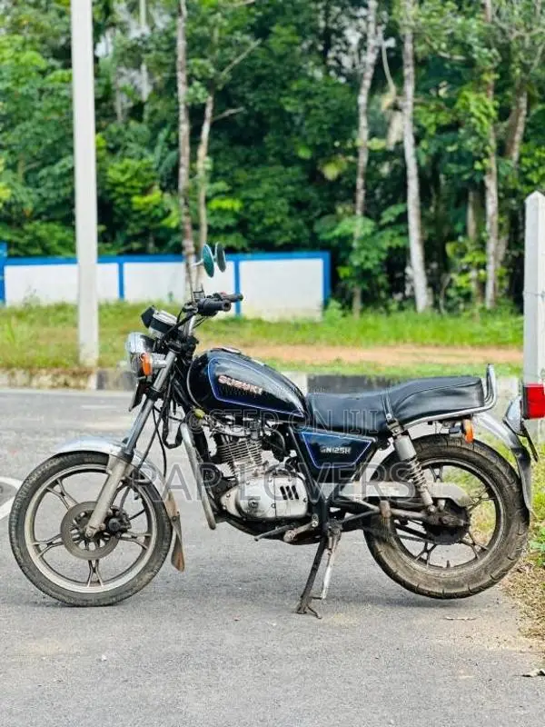 Suzuki GN125 2005 Motorbike (Used)
