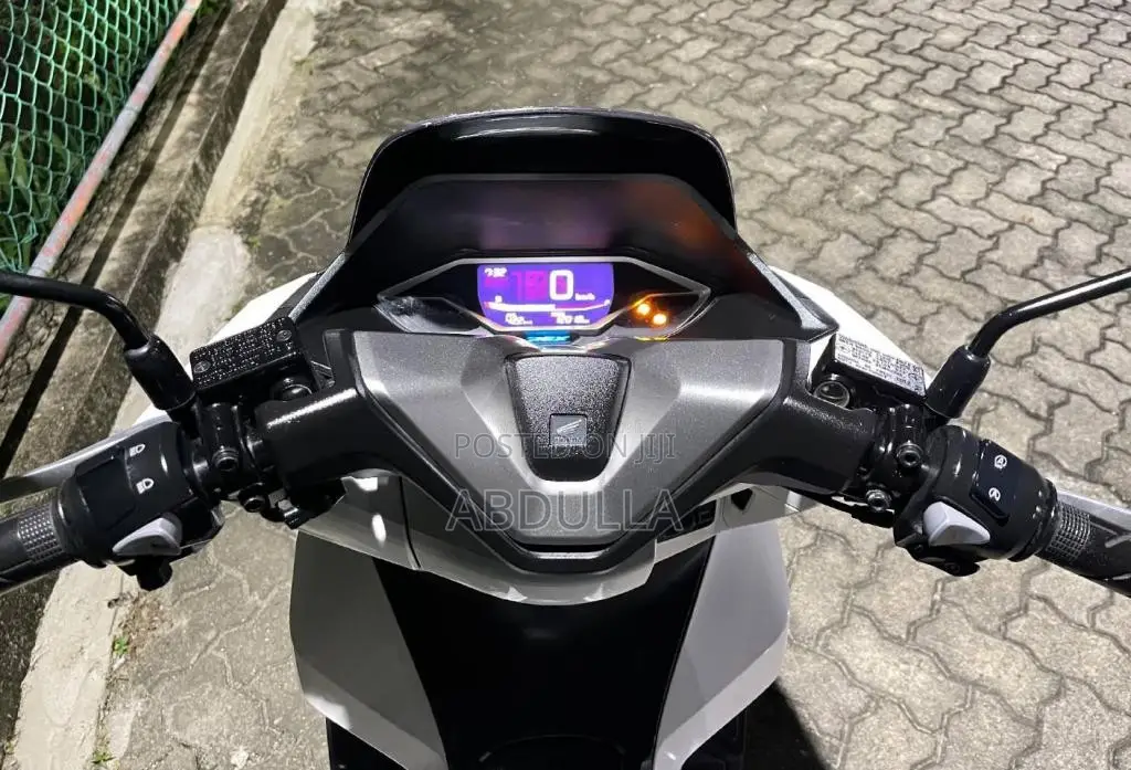 Honda Pcx 2025 Motorbike (Used)