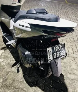 Honda Pcx 2025 Motorbike (Used)