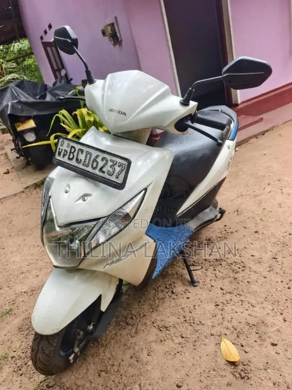 Honda Dio 2015 Motorbike (Used)