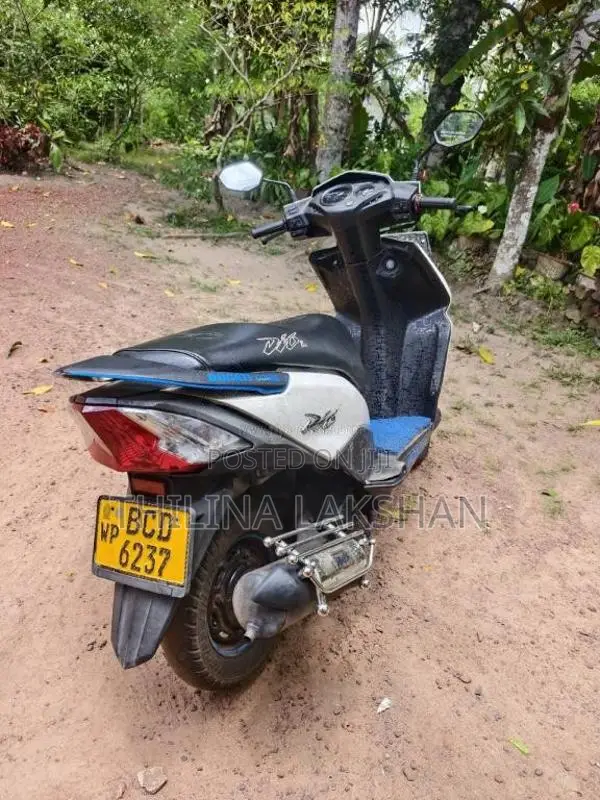 Honda Dio 2015 Motorbike (Used)