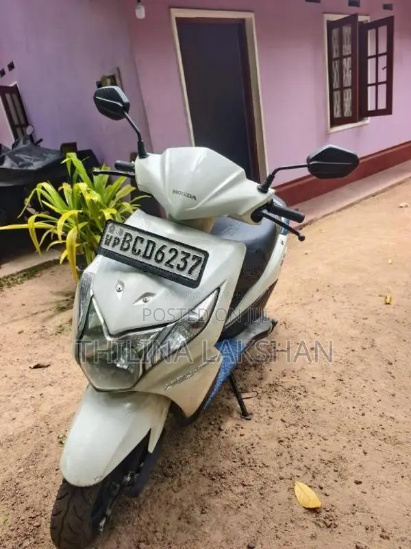 Honda Dio 2015 Motorbike (Used)