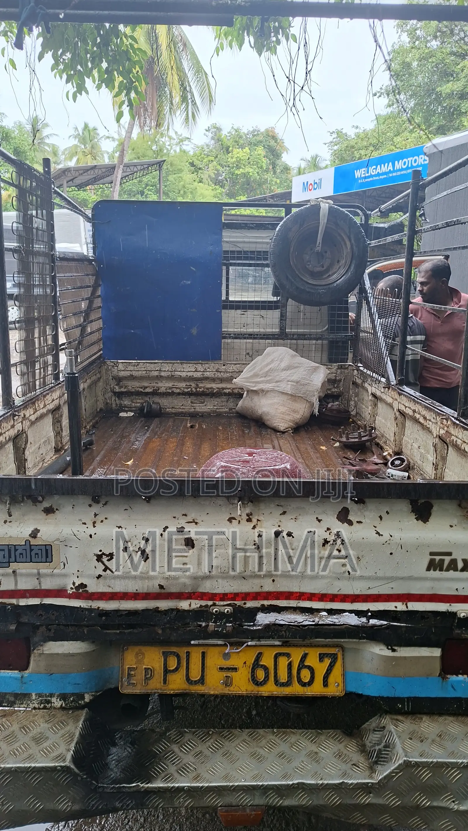 Mahindra Commander 2011 White