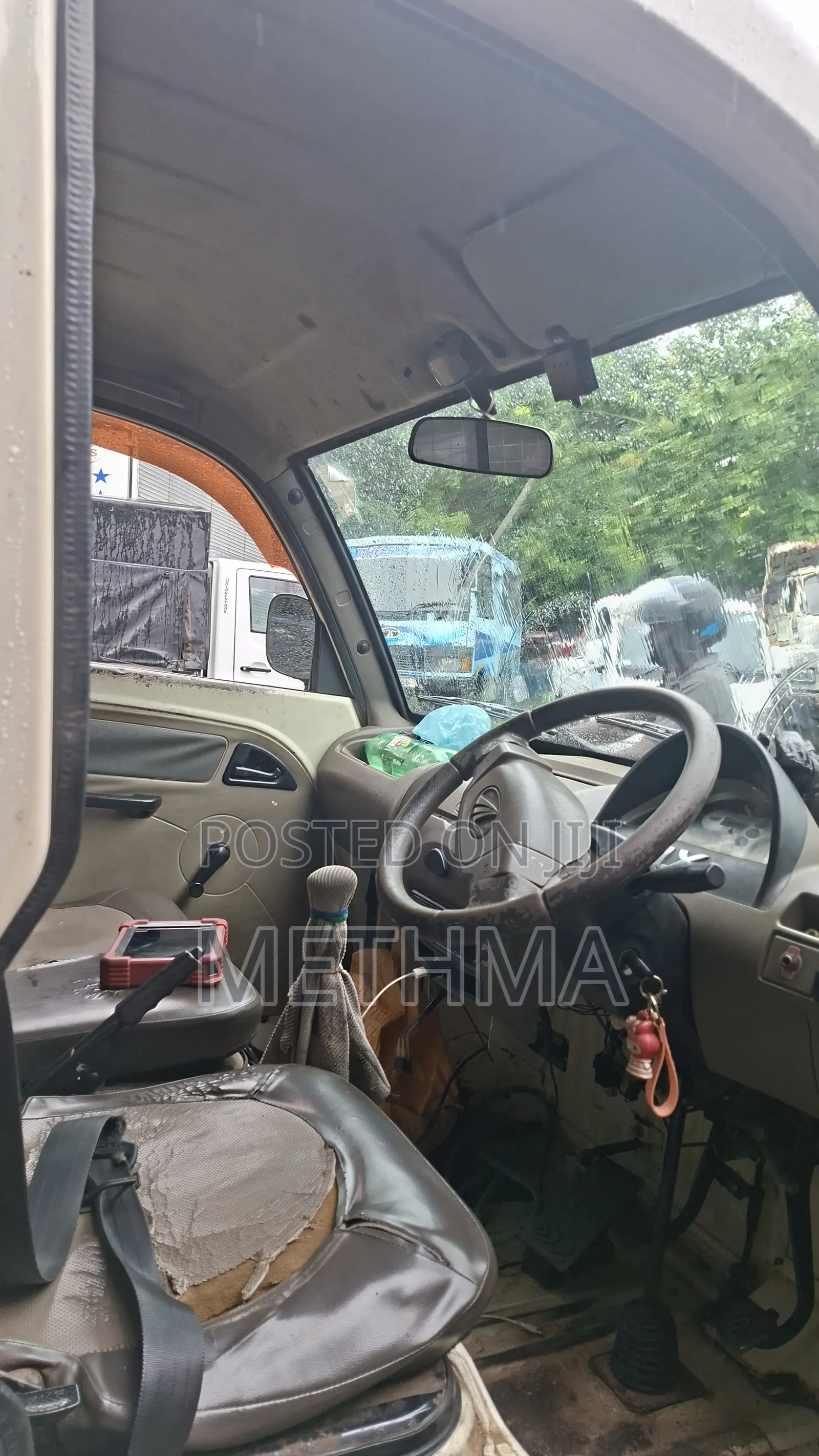 Mahindra Commander 2011 White