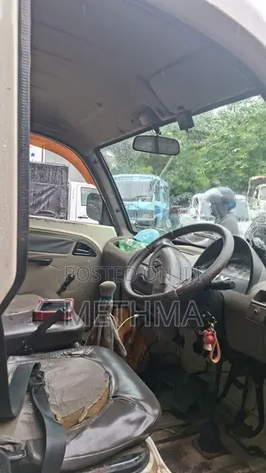Mahindra Commander 2011 White