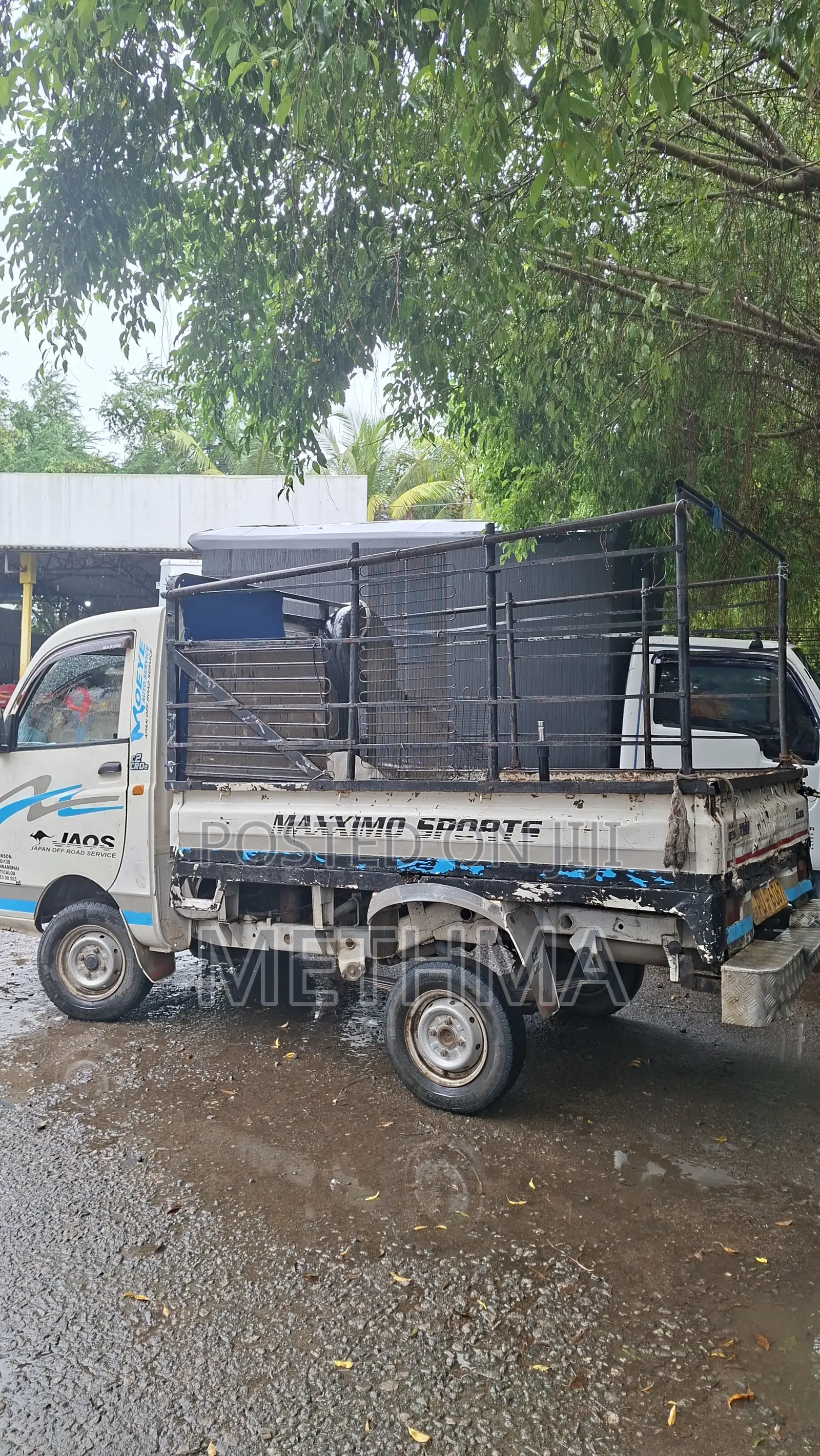 Mahindra Commander 2011 White