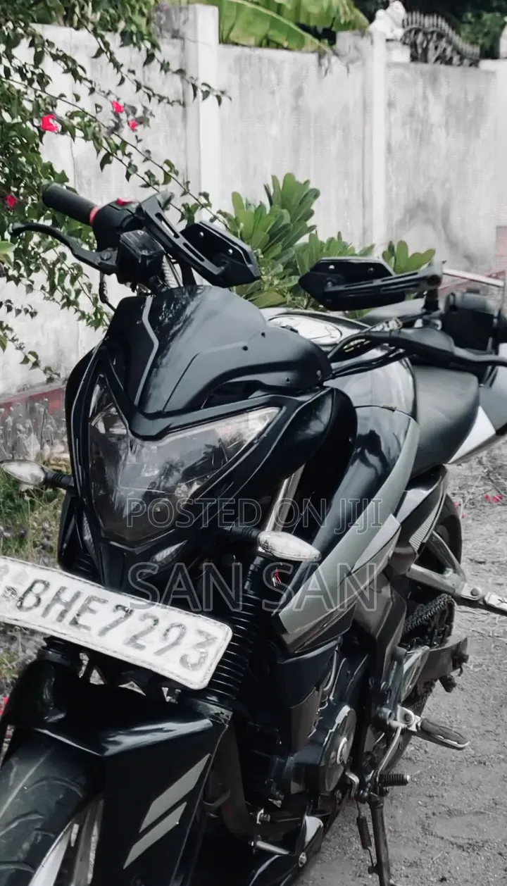 Bajaj Pulsar NS 200 2018 Black