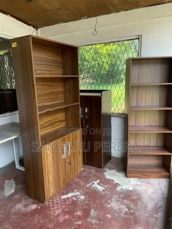 Book rack with cupboard (B05)