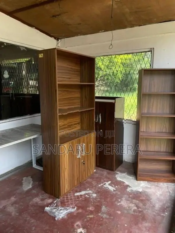 Book rack with cupboard (B05)