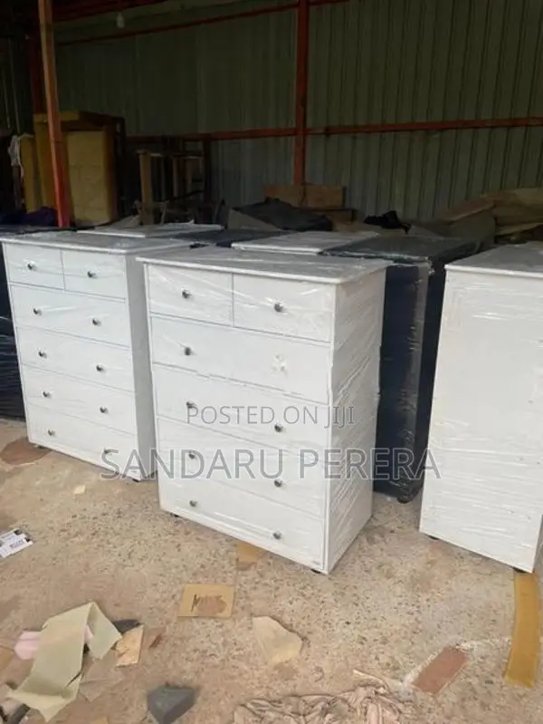 White chest of drawers