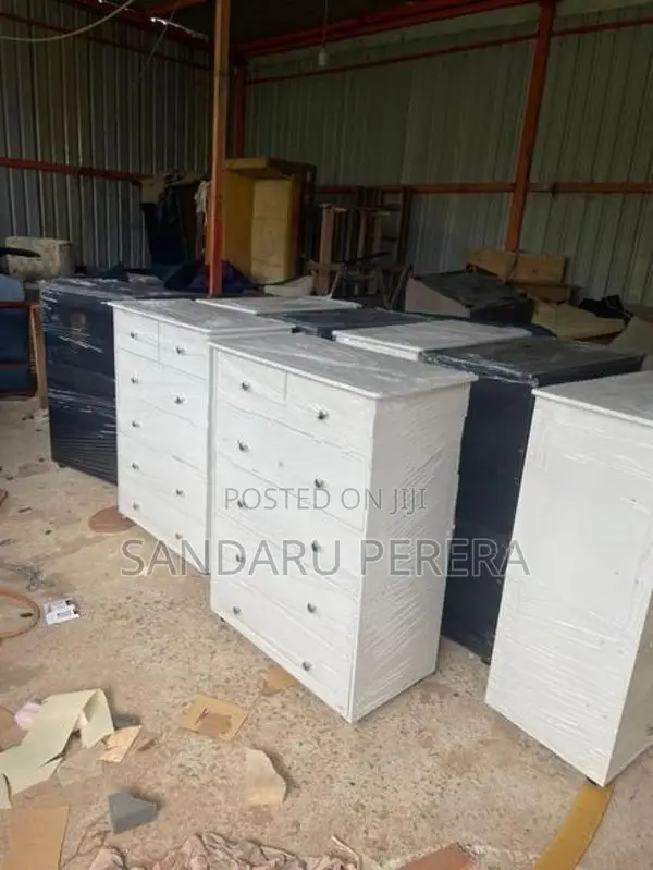 White chest of drawers