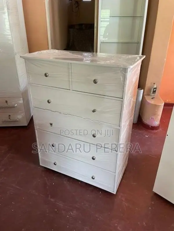 White chest of drawers