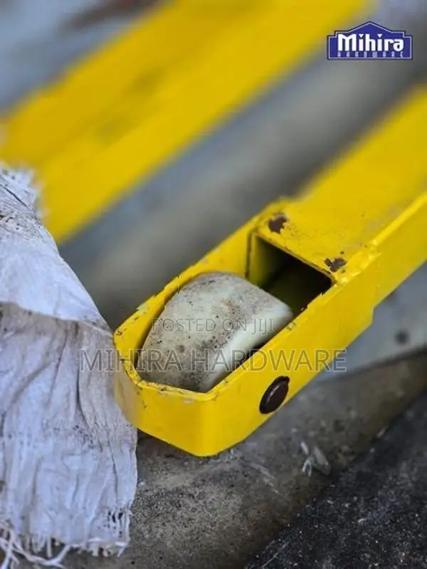 Hydraulic Pallet Stacker 2 Ton Truck Manually Operated manual operatio