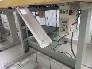 Ovelock Sewing Machine
