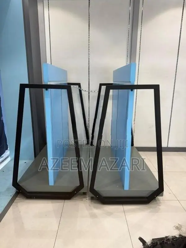 Retail Clothing Display Stands / Gondola Racks⁠