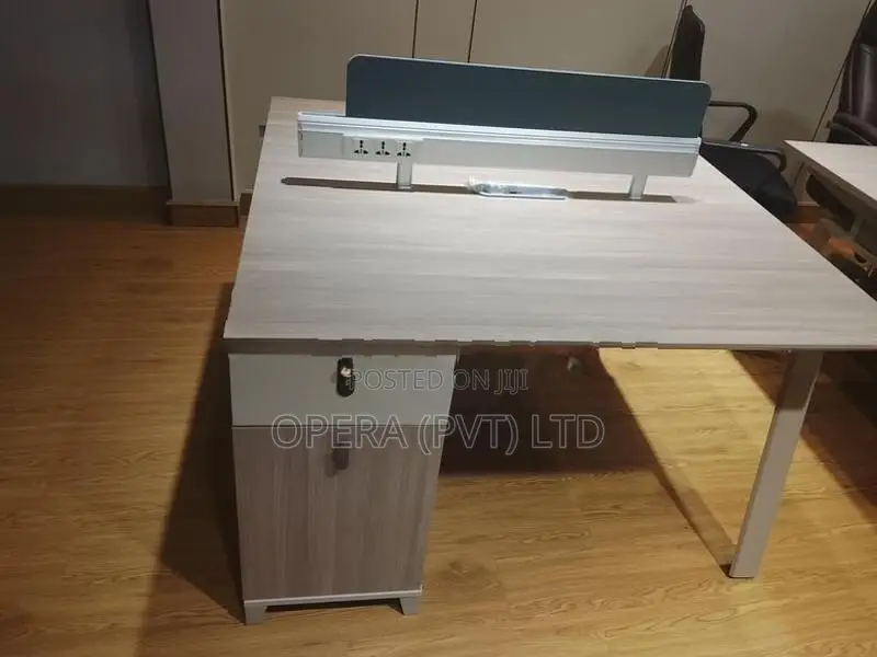2 Workstations Table