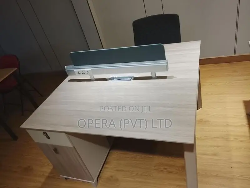 2 Workstations Table