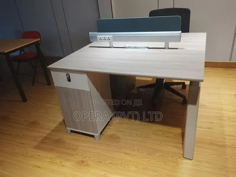 2 Workstations Table