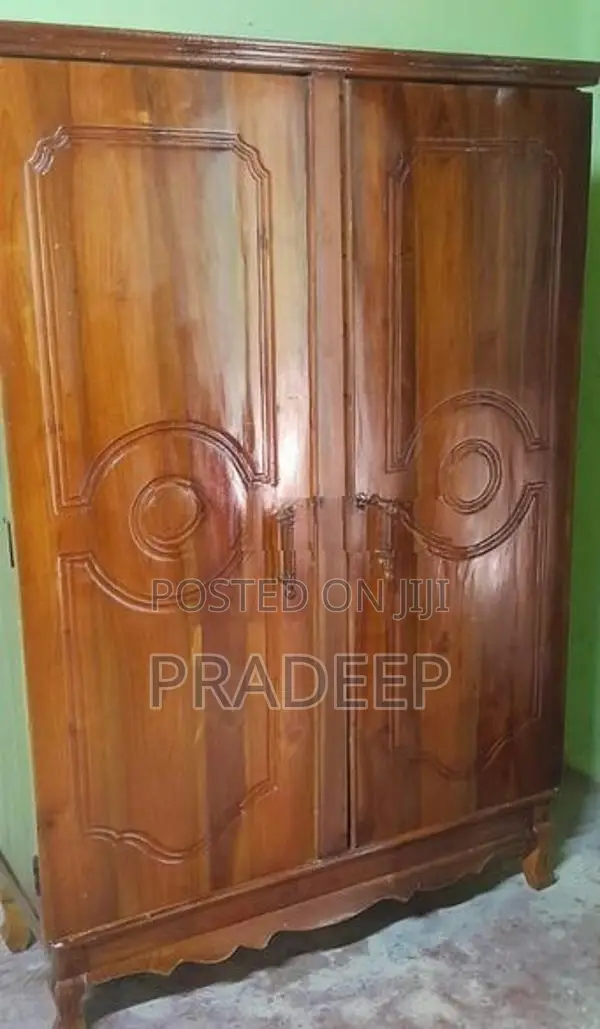 තේක්ක අල්මාරිය