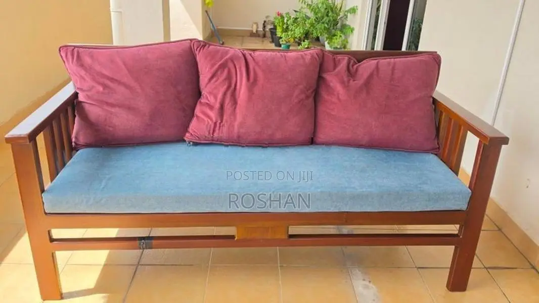 Arpico Semi Used Sofa Set