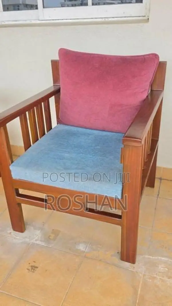 Arpico Semi Used Sofa Set