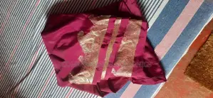 කමිස ඇතුළු විවිධ ඇදුම් අඩුමිලට