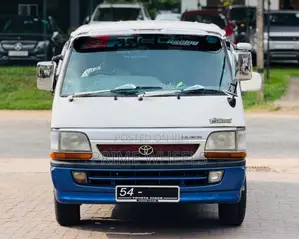 Toyota Dolphin LH113 1990 Van (Used)