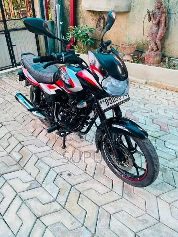 Bajaj Discover 125 2023 Motorbike (Used)
