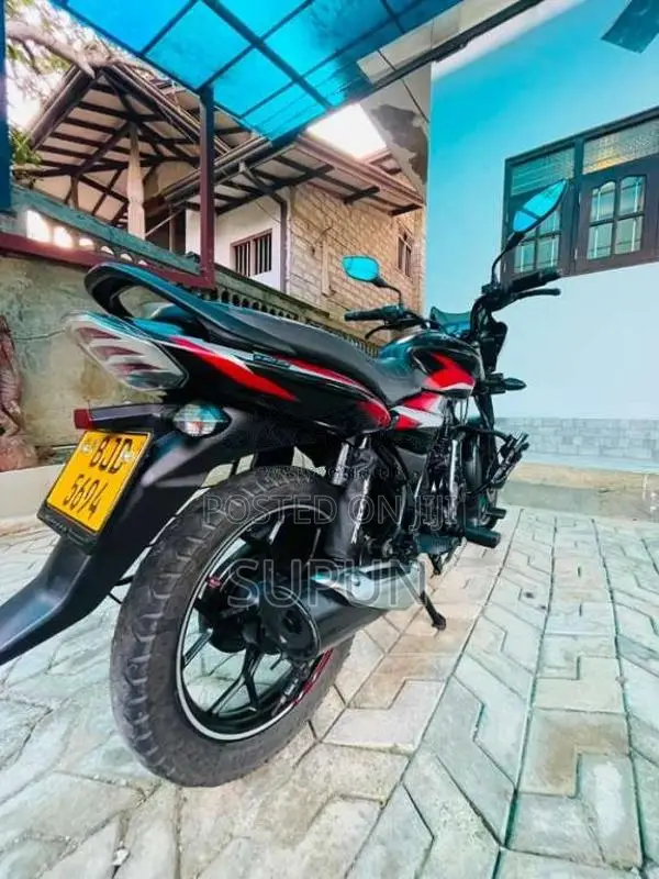 Bajaj Discover 125 2023 Motorbike (Used)