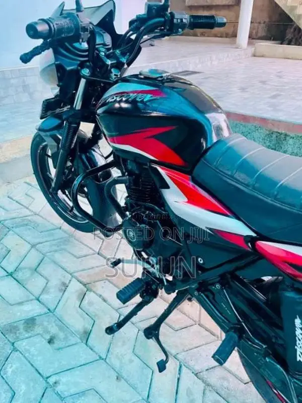 Bajaj Discover 125 2023 Motorbike (Used)