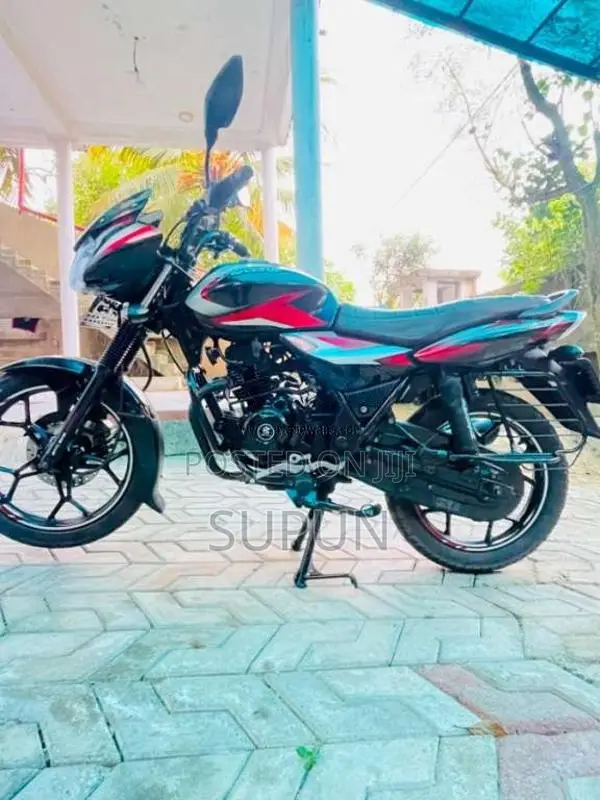 Bajaj Discover 125 2023 Motorbike (Used)