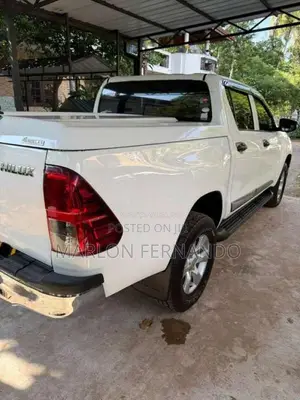 Toyota Hilux 2016 Pickup (Used)