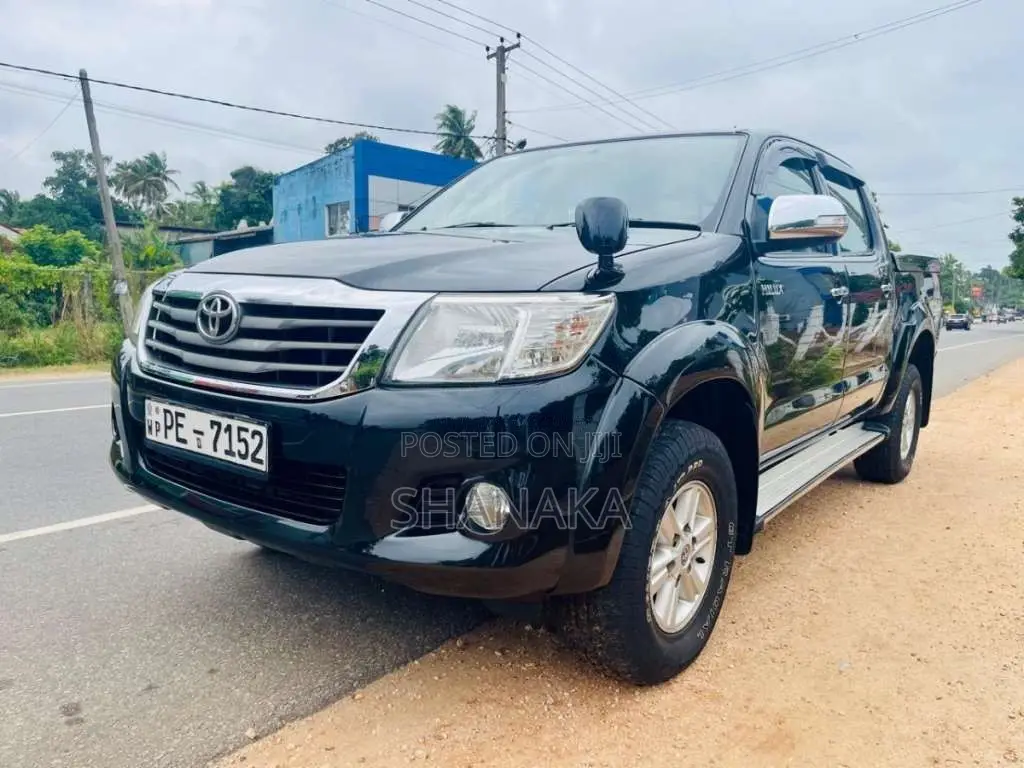 Toyota Hilux 2012 Pickup (Used)