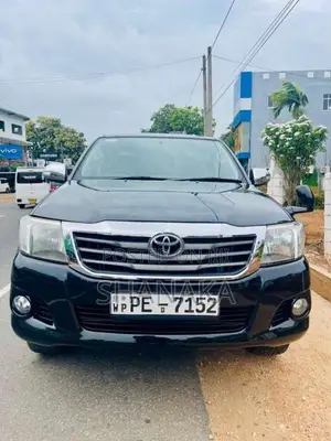 Toyota Hilux 2012 Pickup (Used)