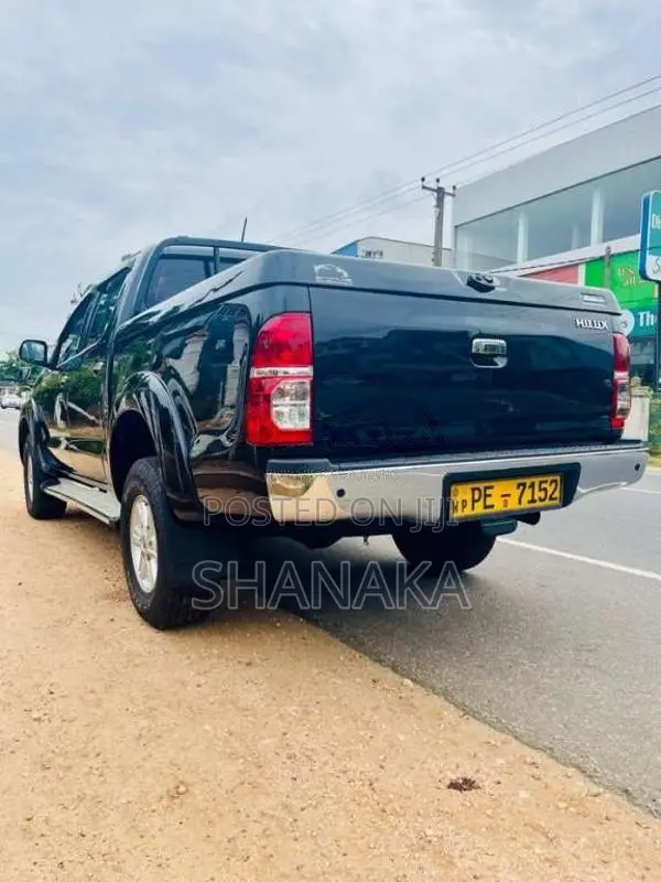 Toyota Hilux 2012 Pickup (Used)