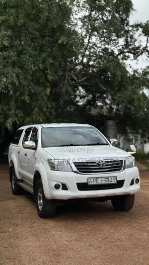 Toyota Hilux 2012 Pickup (Used)