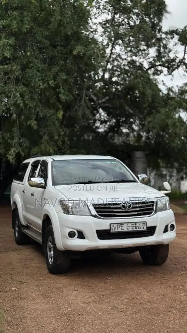 Toyota Hilux 2012 Pickup (Used)