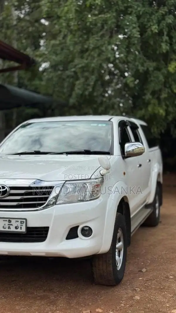 Toyota Hilux 2012 Pickup (Used)