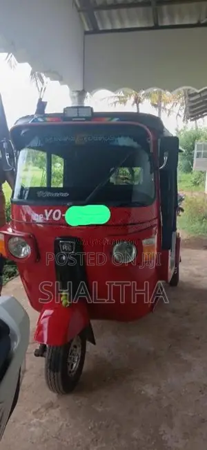 Bajaj RE 205 2011 Three Wheel (Used)