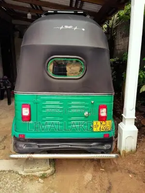 Bajaj RE 205 2011 Three Wheel (Used)