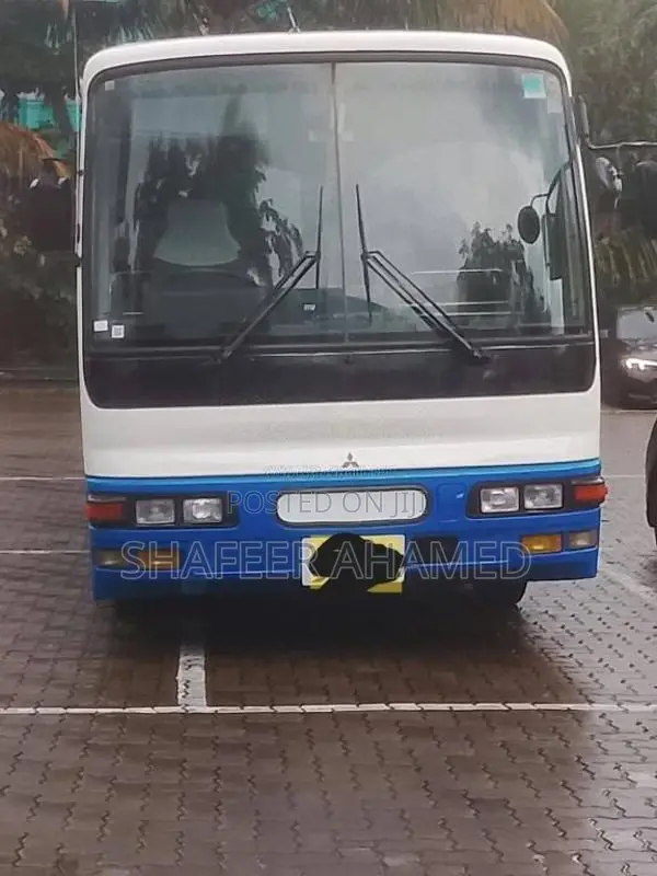 Mitsubishi Fuso 1996 Bus (Used)