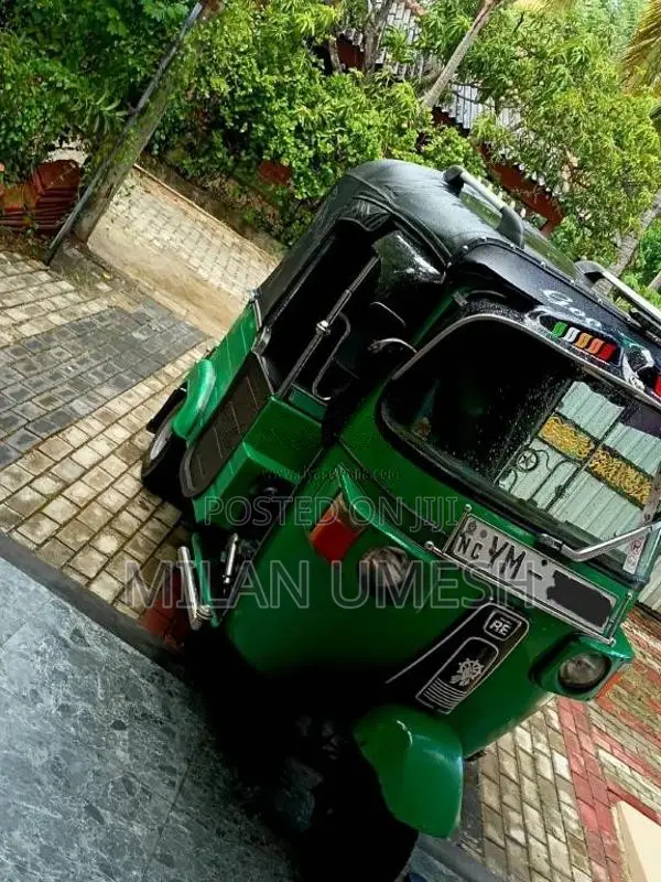 Bajaj RE 205 2011 Three Wheel (Used)