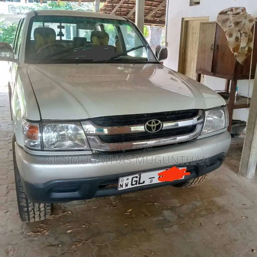 Toyota Hilux 2001 Pickup (Used)