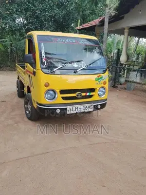 Tata Dimo Batta 2010 Lorry (Used)